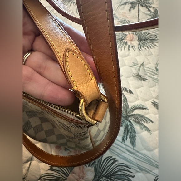 Louis Vuitton Siracusa Damier Azur MM 🌼🌻 - Picture 10 of 16